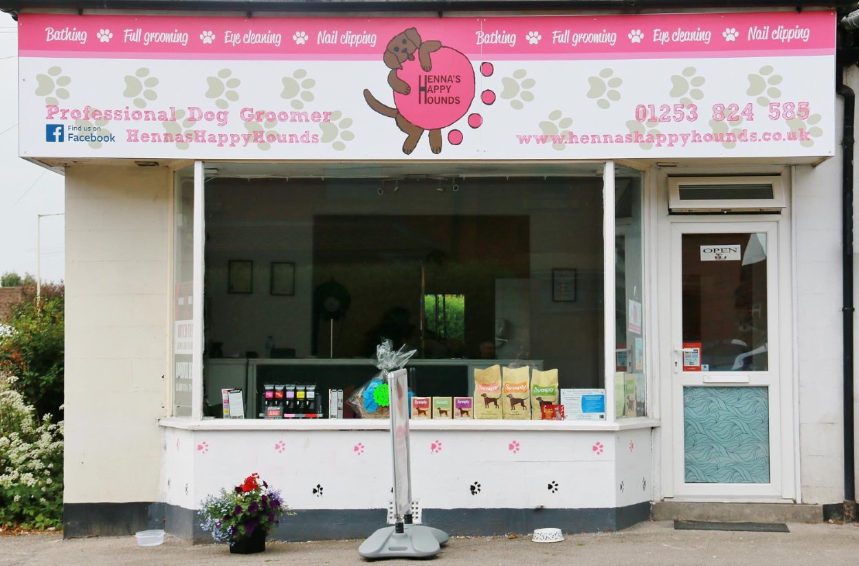 dog groomer, victoria road, thronton cleveleys FY5 5BU